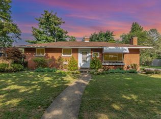 14429 Swanee Beach Dr, Fenton, MI 48430