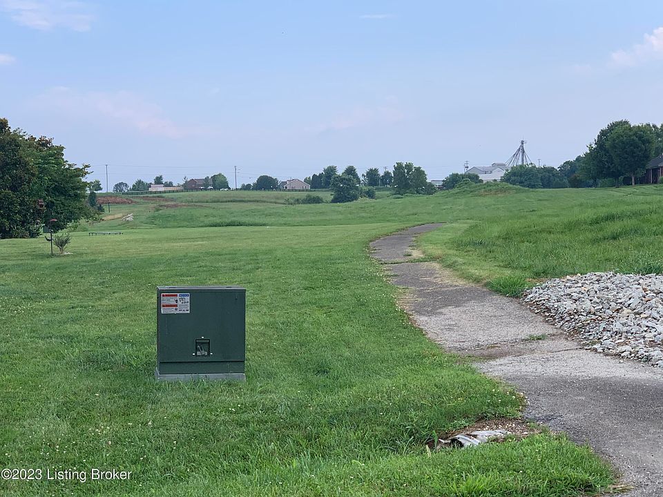 2nd image of 2 Freeman Ave