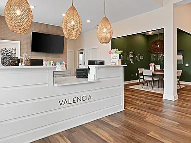 Valencia on Avery — Photo 7