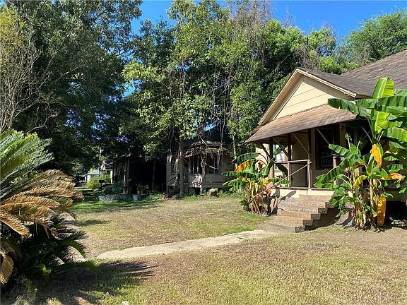 4th image of 729 Avenue B