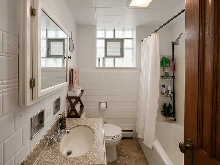 1819 East Ave — Photo 8