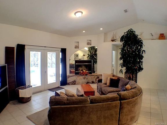 4th image of 3630 SW Shorewood Dr