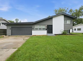 577 Ranger Dr, Chicago Heights, IL 60411