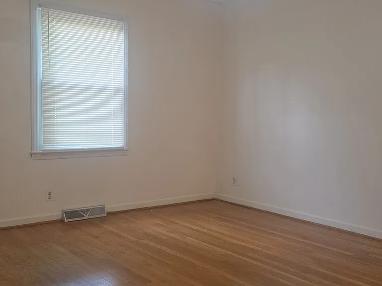 608 Dupont Dr — Photo 11