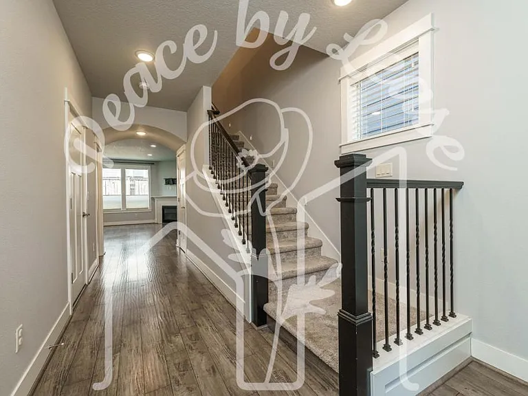 2573 SW McKenna Pl — Photo 3
