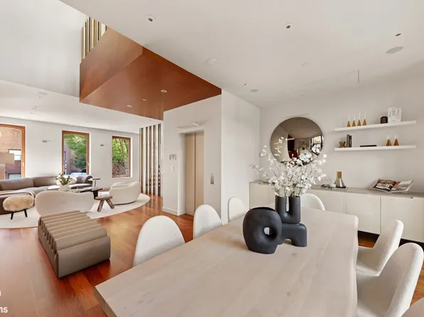 251 East 61st Street image 14 of 35