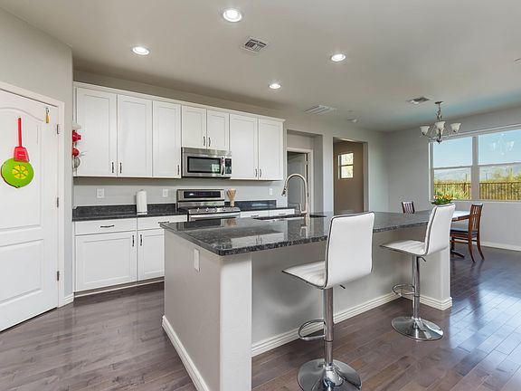 3rd image of 2298 W Tangor Pl
