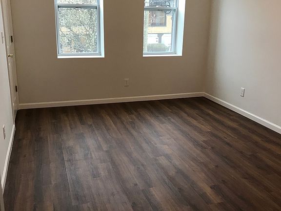 5th image of 144 Franklin St #2