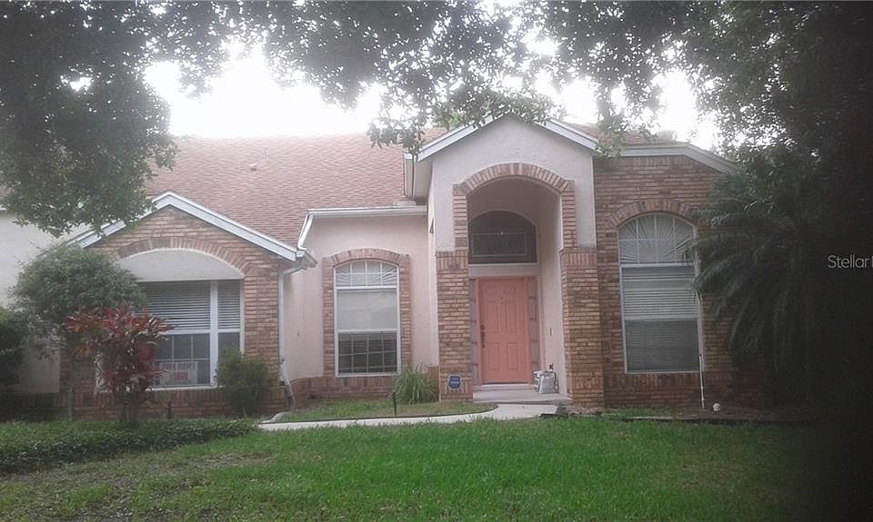 1st image of 712 S Lake Claire Cir