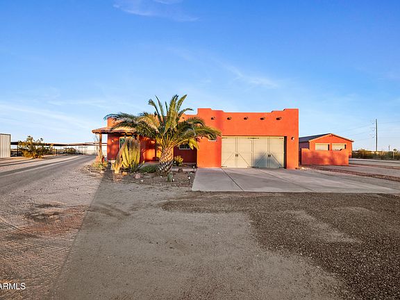 2nd image of 8679 N Warren Rd