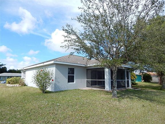 3rd image of 2119 NE 15th Pl
