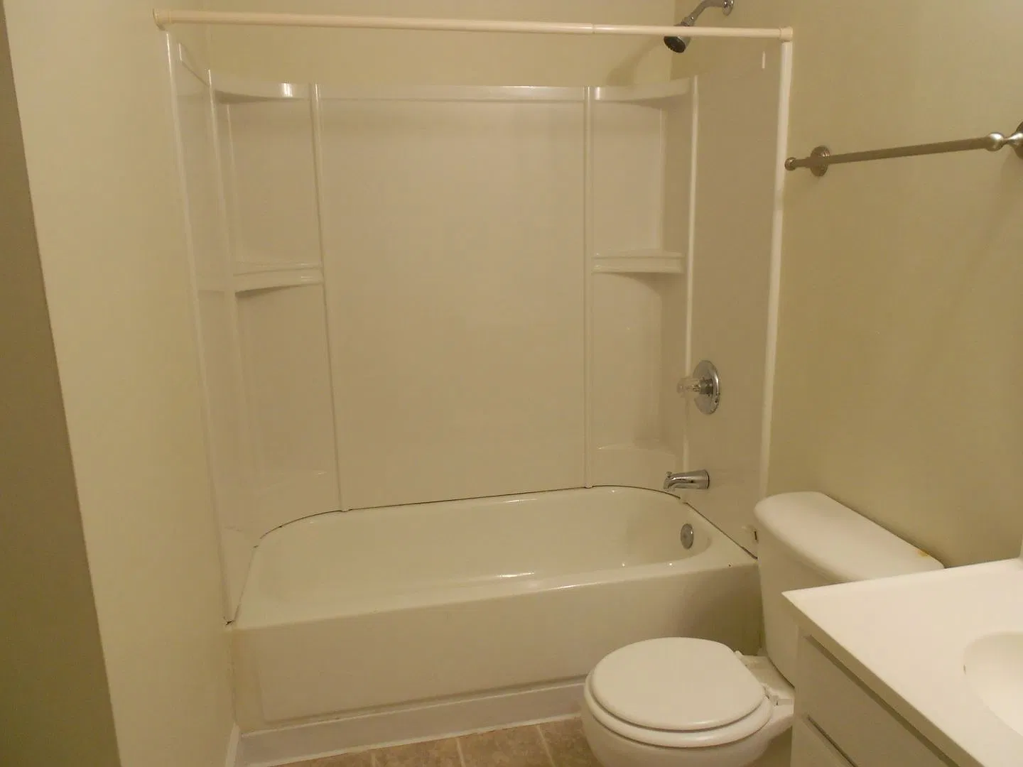 131 E Broad St — Photo 2