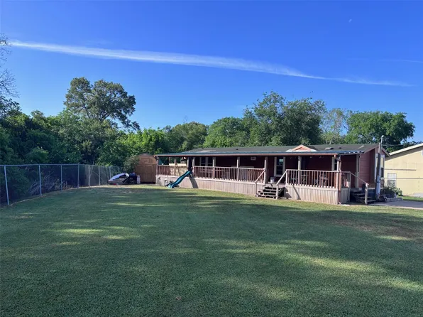 222 Kernohan St, Crosby, TX 77532