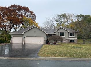 7276 Baldwin Ave, Inver Grove Heights, MN 55077