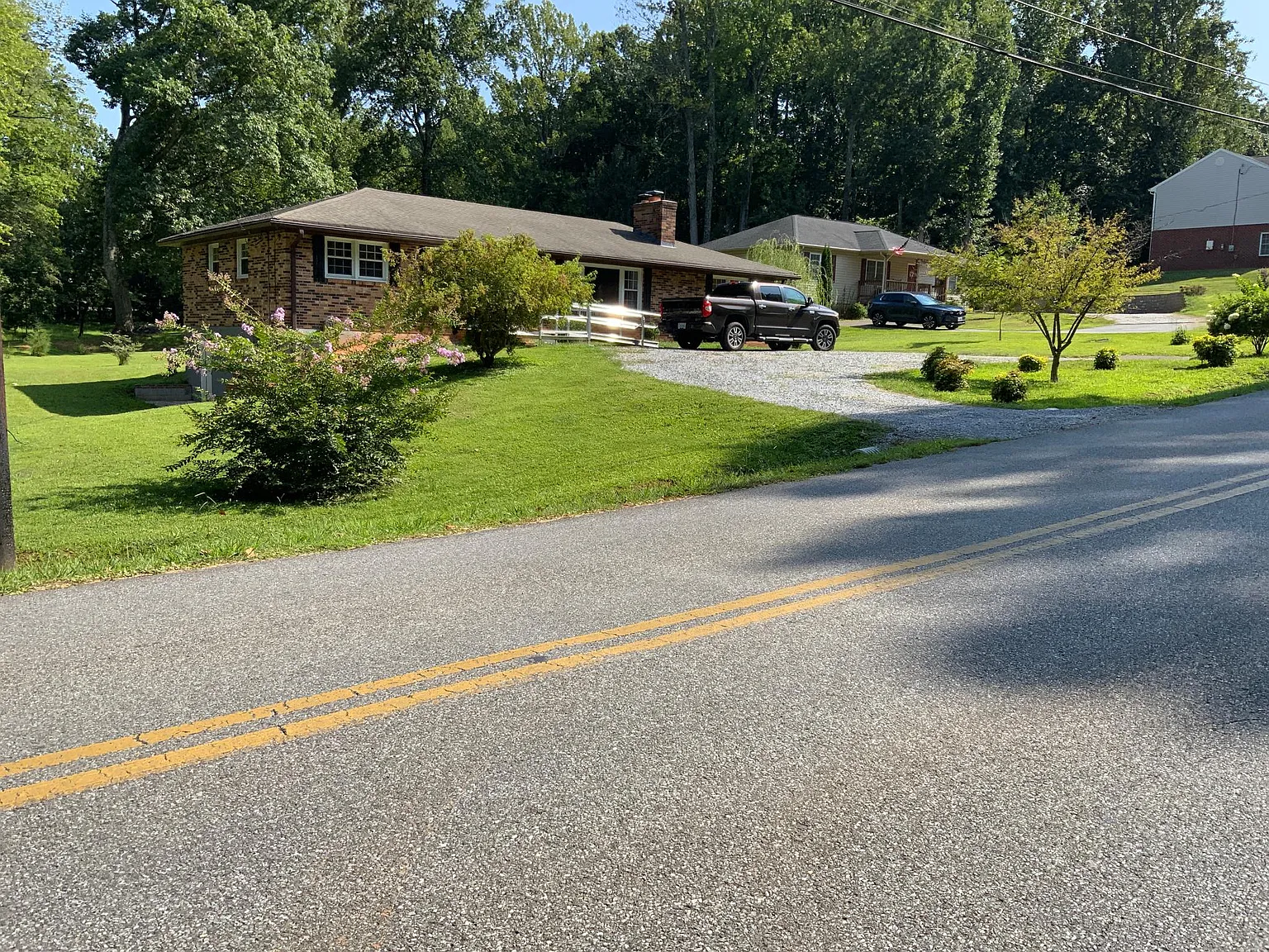 1112 Lakeview Dr photo 1
