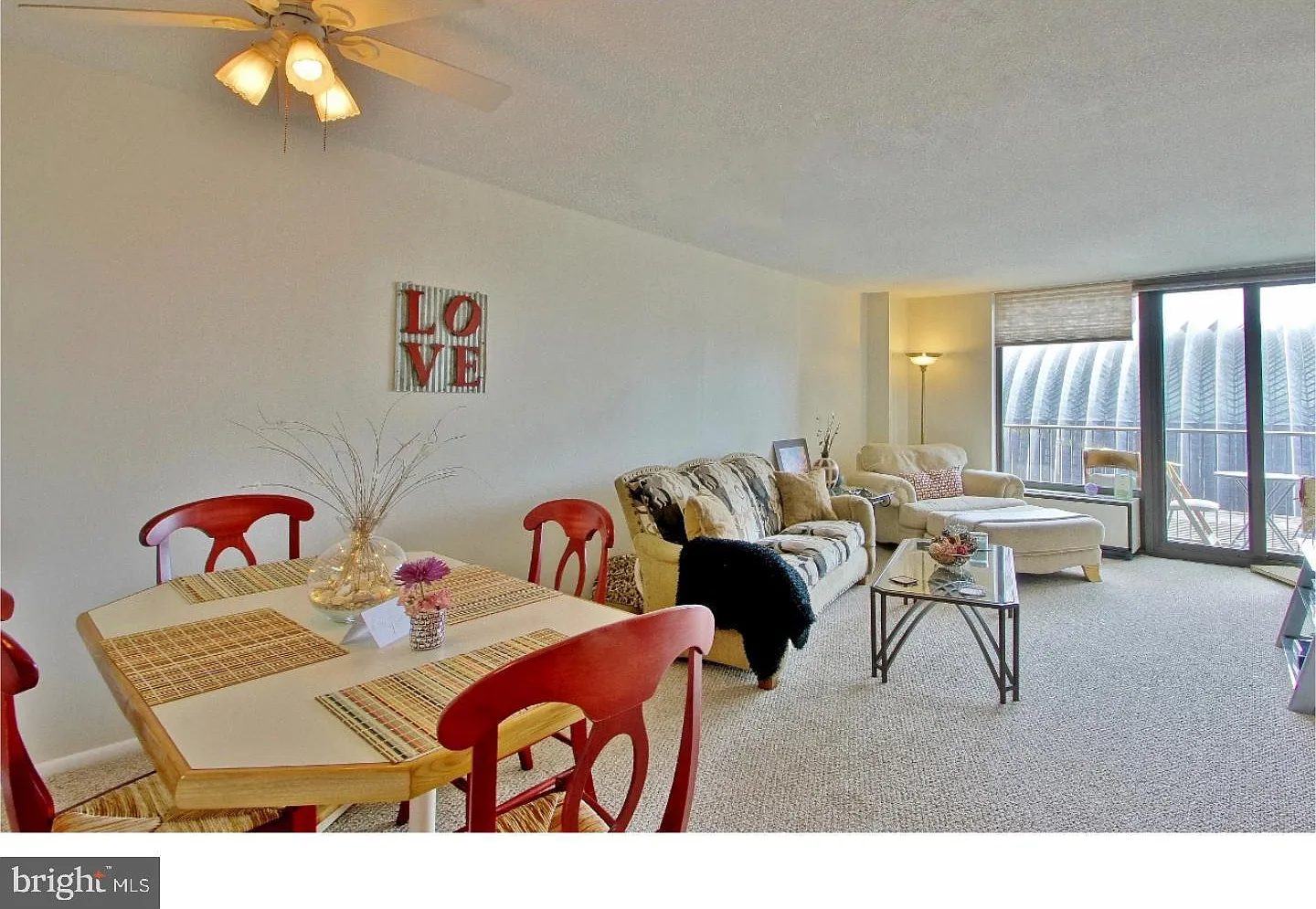 1 bed, 1.0 bath, 724 sqft, $2,100 — Photo 2