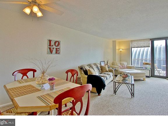 2nd image of 1420 Locust St APT 10P