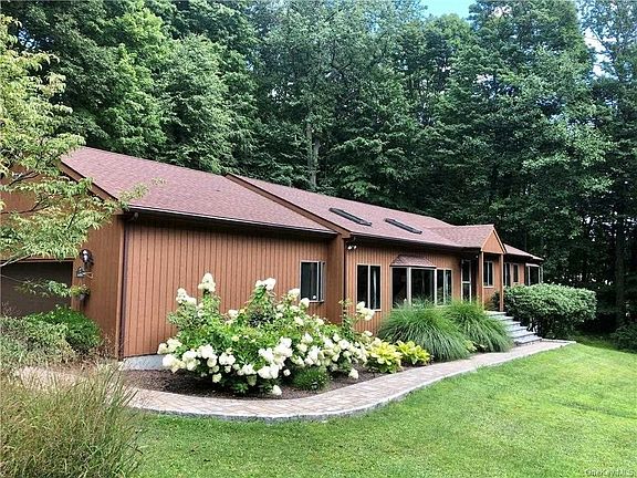 2nd image of 72 Mexico Ln