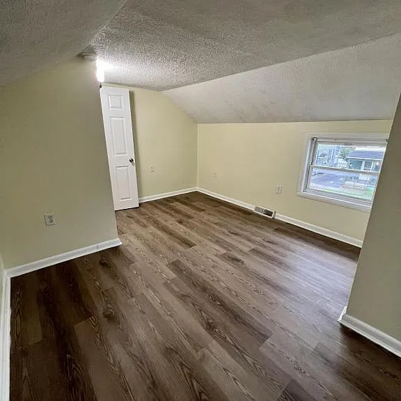 502 Lake St — Photo 13