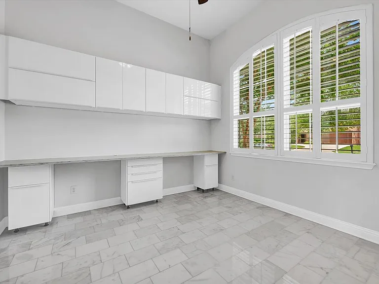 5946 Bradley Ct — Photo 18