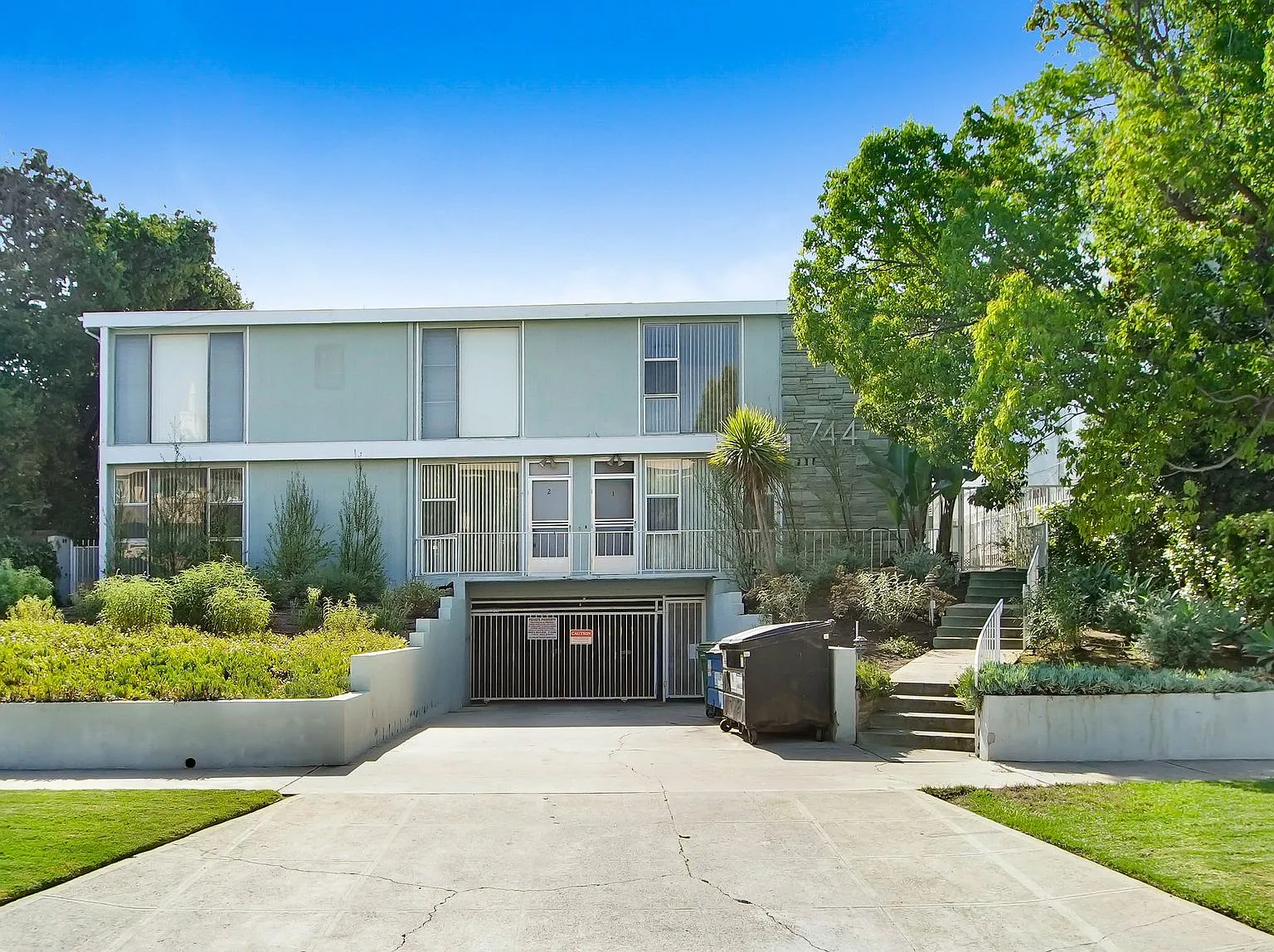 744 S.Windsor Blvd. - just south of Wilshire Blvd. — Photo 3