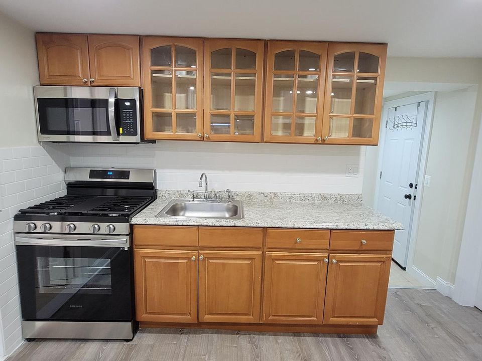 1st image of 24 Vernon Pl #1B