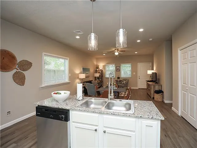 3 bed, 2.5 bath, $1,771 — Photo 3
