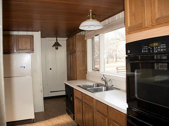 Appliances included