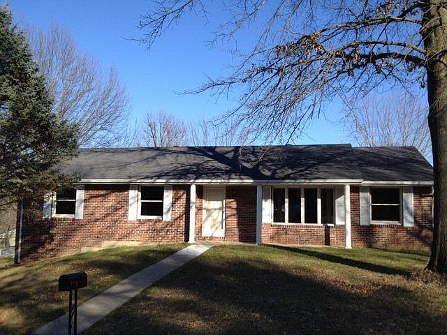 1st image of 726 Earl Lee Dr