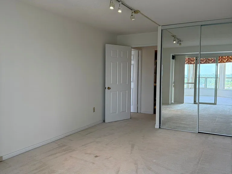 7300 Yonge St #1604 — Photo 10