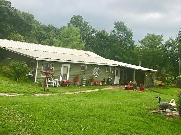 3rd image of 267 Hammer Ln