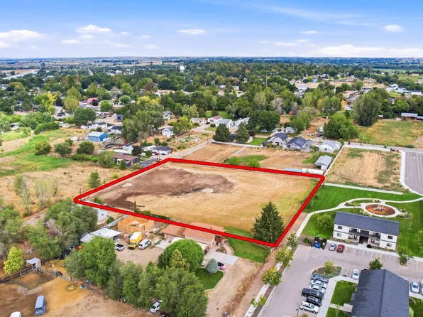 403 Hill Ln, Caldwell, ID 83605