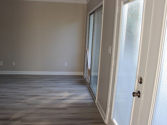 5th image of 347 Oak Grove Rd