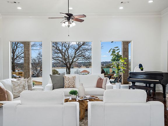 4th image of 1916 W Emerald Bend Ct