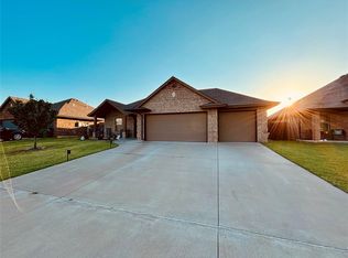 721 Redvine Rd, Yukon, OK 73099