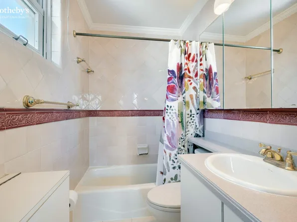 501 East 79th Street image 10 of 18