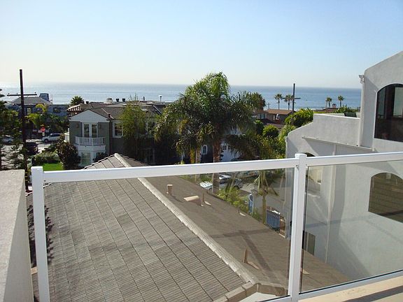 View from upper patio deck. Two blocks to Restaurants and Ocean.
