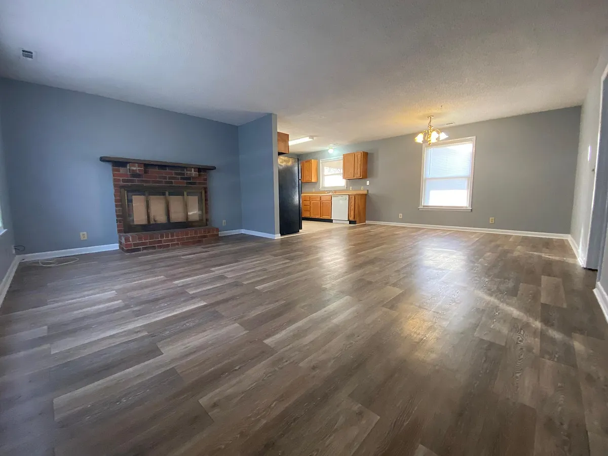 Building Photo - 3835 Acorn Ave