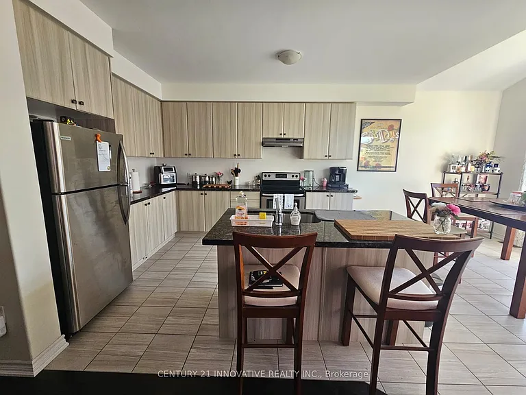 219 Northglen Blvd — Photo 5