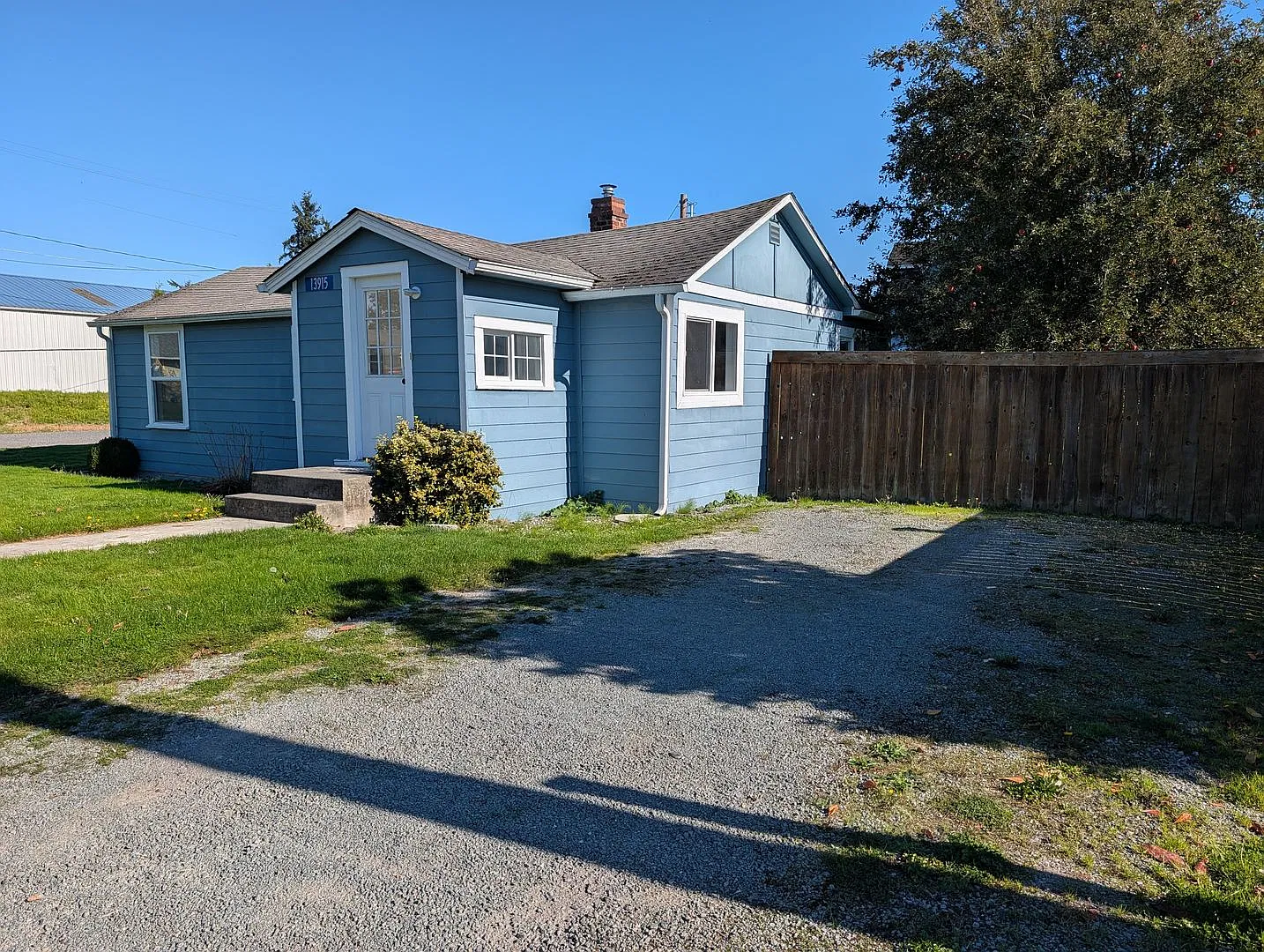 13915 Holly Lane — Photo 2