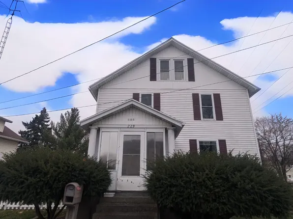 229 W 6th St, Pt Clinton, OH 43452