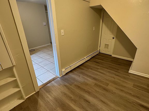 4th image of 222 S 10th St Floor 3