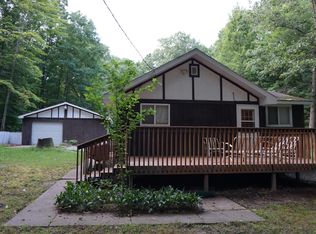9927 Lake Ave, Grand Junction, MI 49056