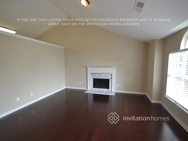 2359 Heatherton Ct — Photo 2