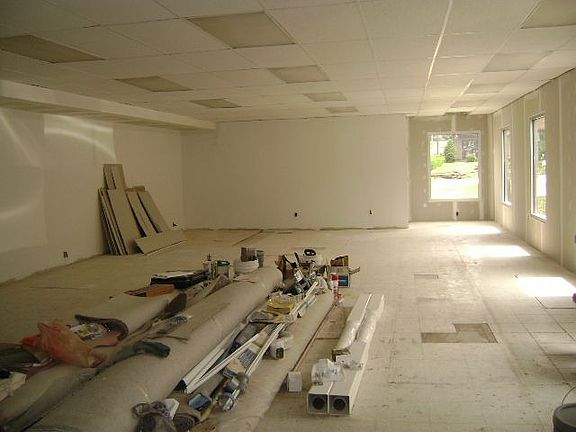 4th image of 640 Lamberd Ave