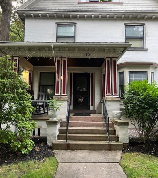 Private Front porch
