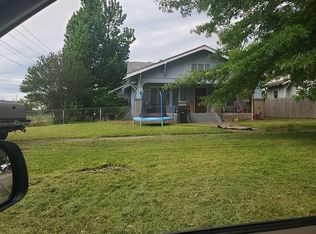 111 E Cummings St, Henryetta, OK 74437