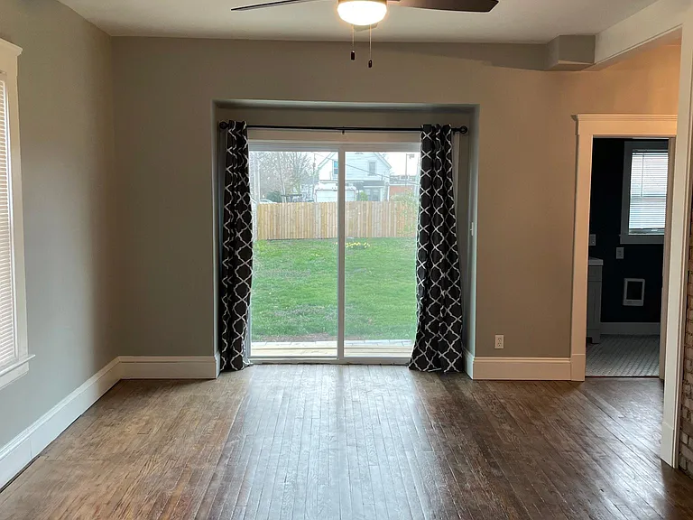 1523 Coutant Ave — Photo 9