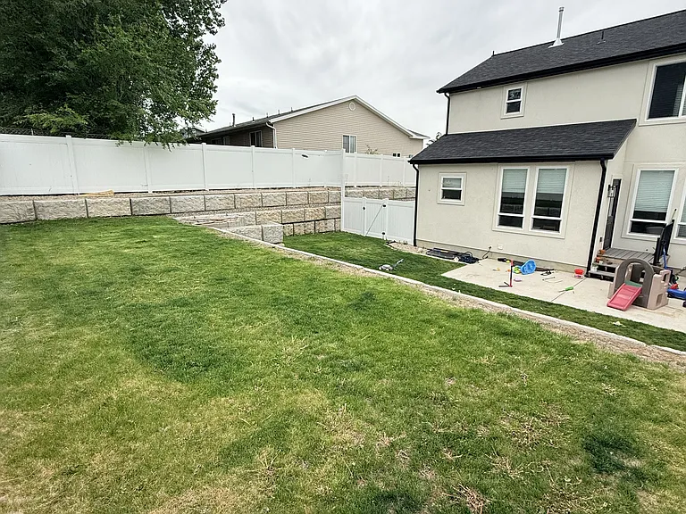 1537 S 600th St E — Photo 5