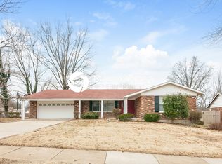 3520 Rue De Renard St, Florissant, MO 63034